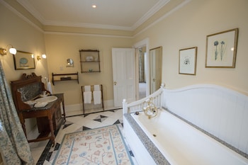 hacklewood hill country house