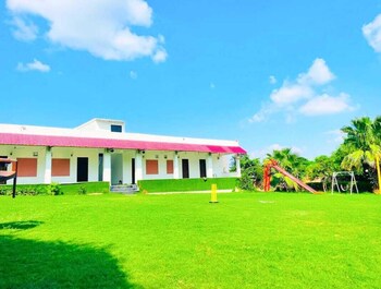 Luxury Resort Kingfisher,India>>Gurugram,0 star