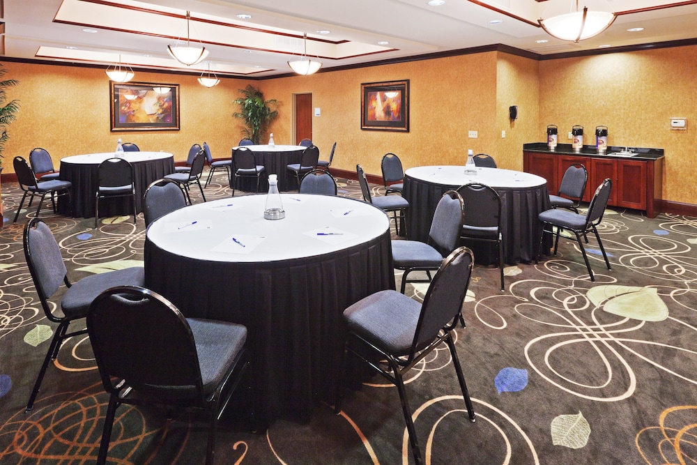 holiday inn express hotel and suites poteau by ihg