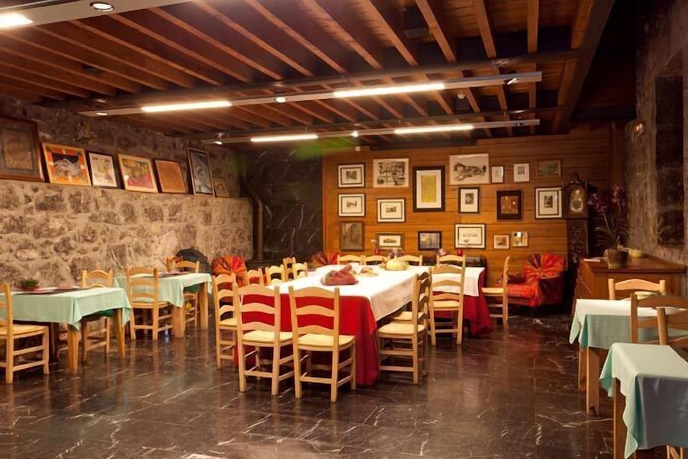 hotel antsotegi
