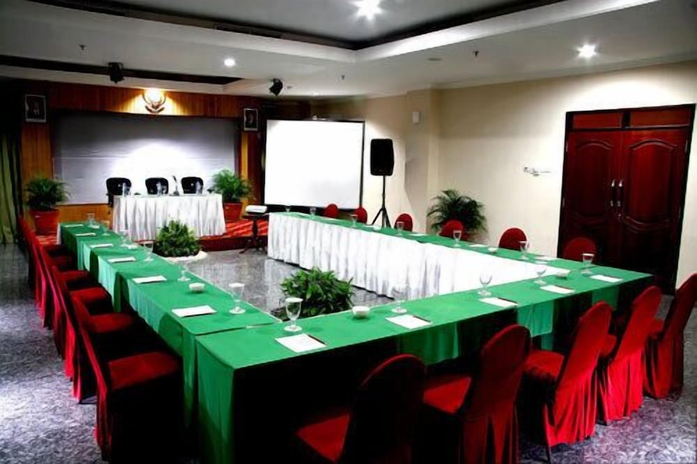 hotel grand tiga mustika