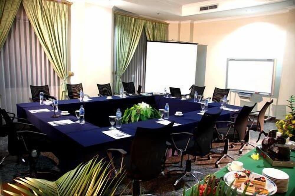 hotel grand tiga mustika