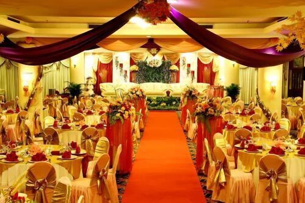 hotel grand tiga mustika