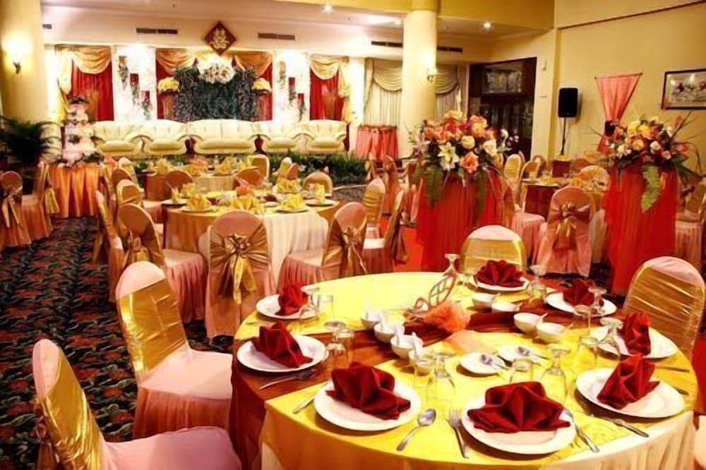 hotel grand tiga mustika