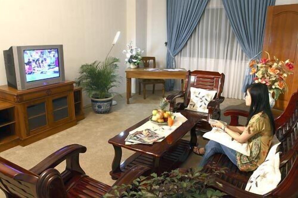 hotel grand tiga mustika