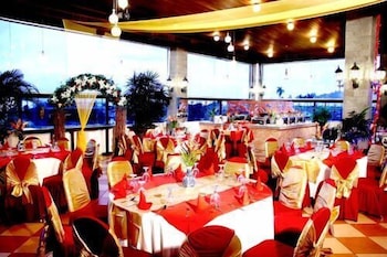 hotel grand tiga mustika
