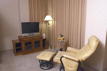 hotel grand tiga mustika