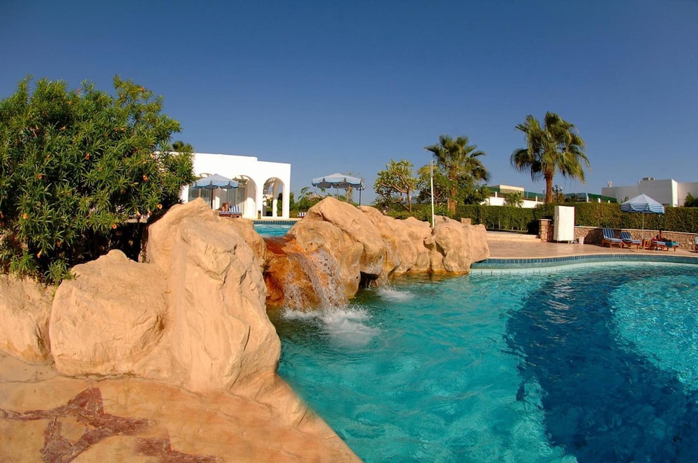 safir sharm waterfalls resort