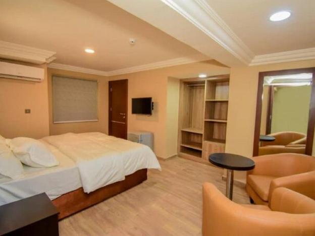 fadars place magodo