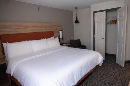 candlewood suites sheridan by ihg