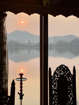dilshad houseboats