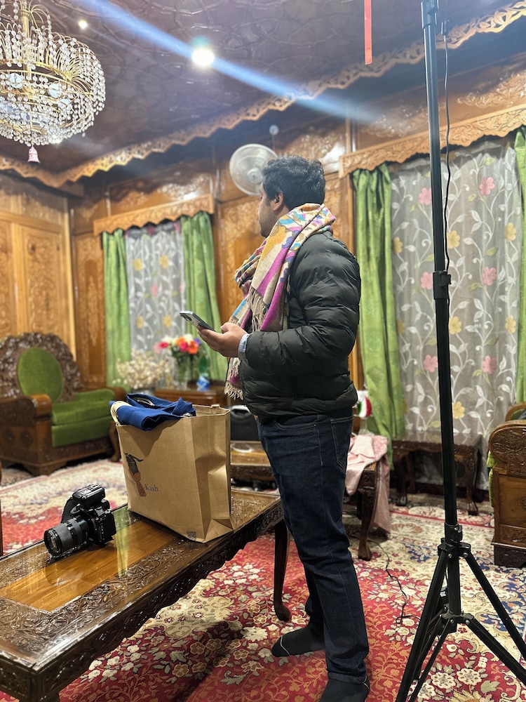 dilshad houseboats