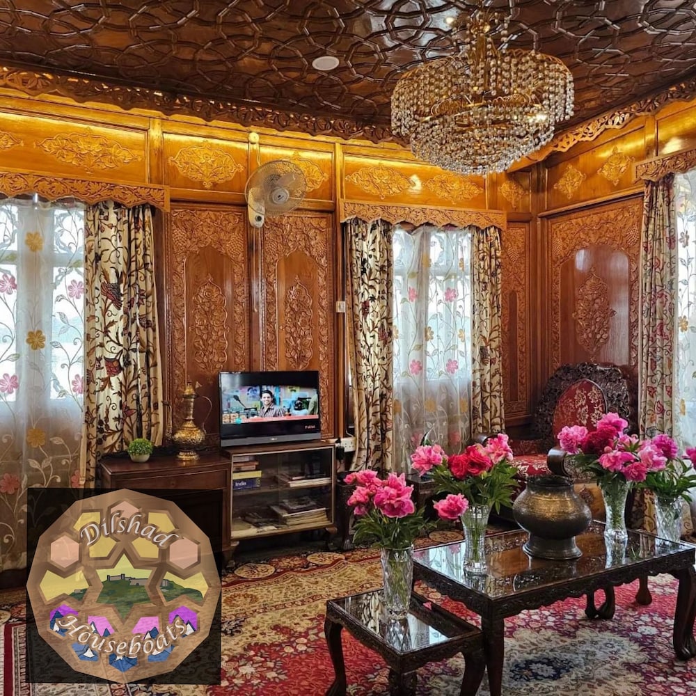 dilshad houseboats
