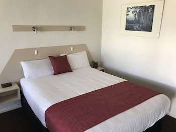 Cobb Inlander Motel,Haymarket>>Hay,4 star