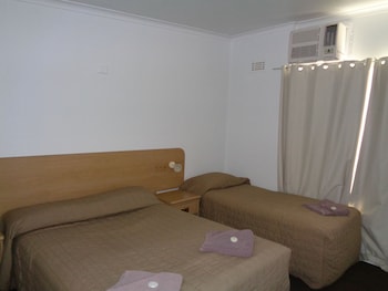 parkway motel