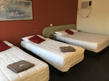 parkway motel