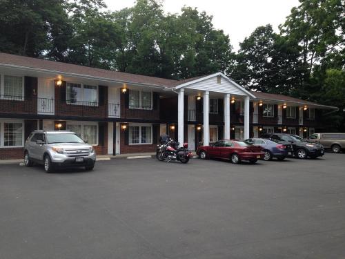 Coachman Motor Lodge,908 Pennsylvania Ave,2 star