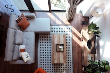 homesuite home at riverson soho