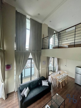 homesuite home at riverson soho
