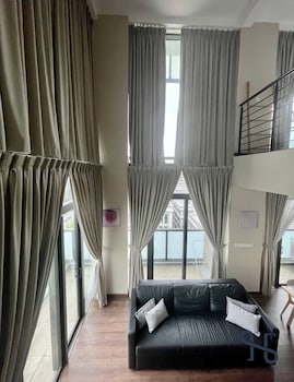 homesuite home at riverson soho