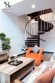 homesuite home at riverson soho