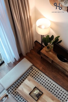 homesuite home at riverson soho