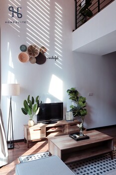 homesuite home at riverson soho