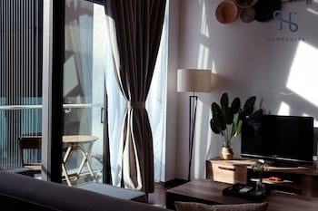 homesuite home at riverson soho