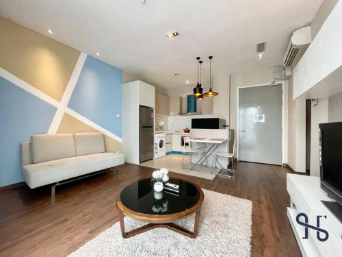 homesuite home at riverson soho