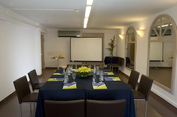 hotel subur