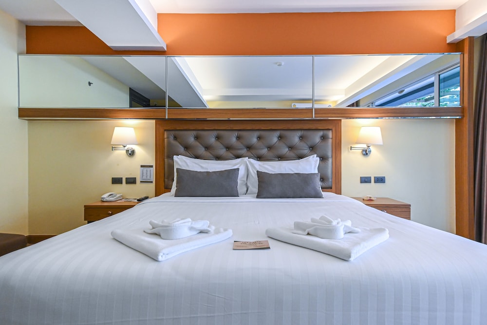 golden sea pool villa heart of hua hin