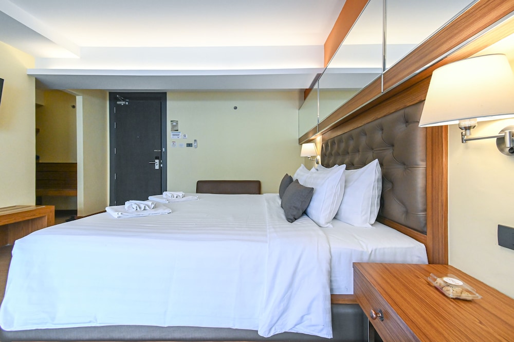 golden sea pool villa heart of hua hin