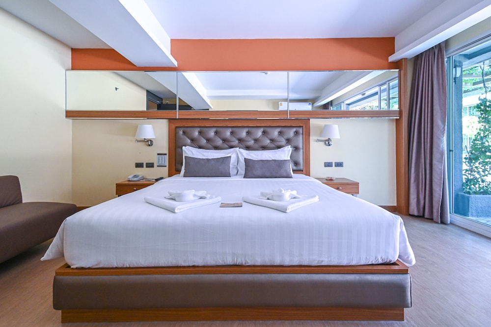 golden sea pool villa heart of hua hin