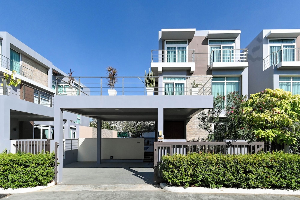 golden sea pool villa heart of hua hin