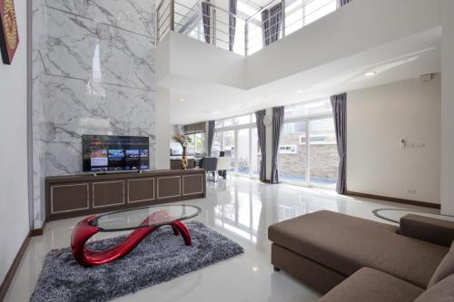golden sea pool villa heart of hua hin
