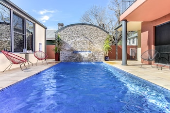 berry village boutique motel