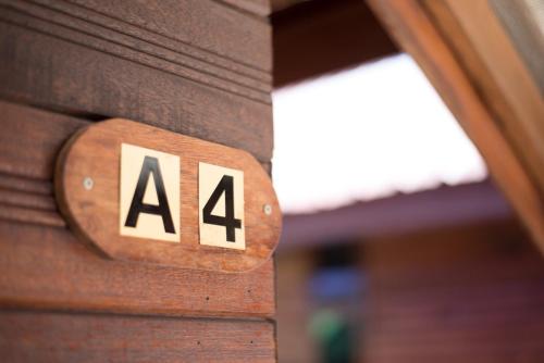 talad nam klong hae resort