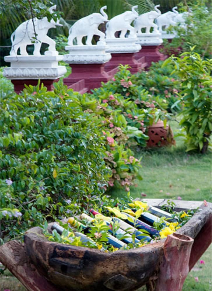 thazin garden hotel
