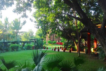 thazin garden hotel