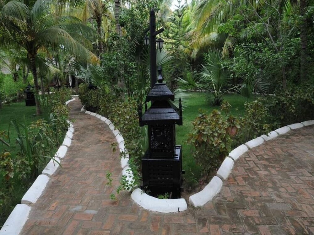 thazin garden hotel