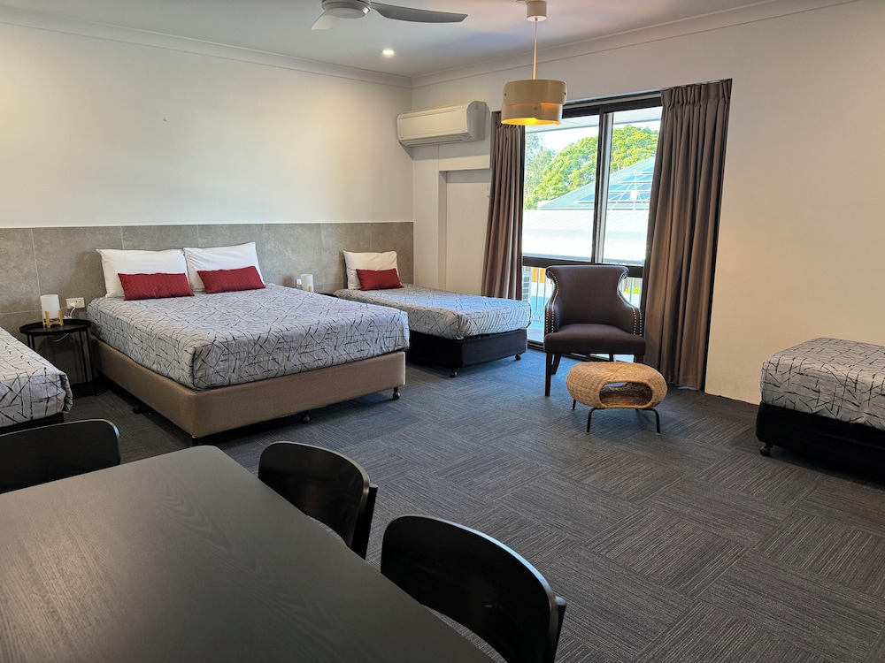 longreach motor inn