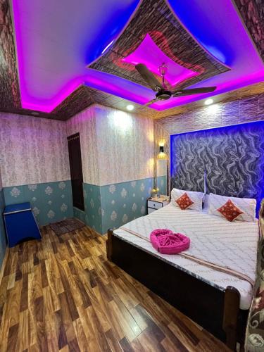 Dal Fog Guest House,Dal Lake>>Srinagar,0 star