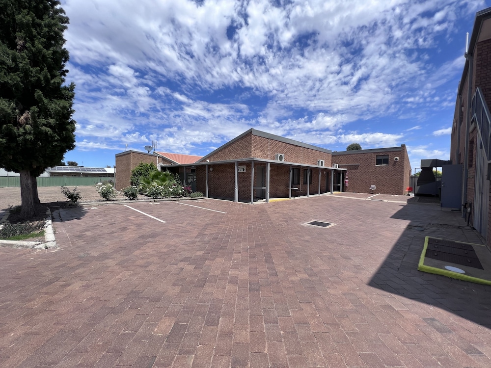 spa village travel inn