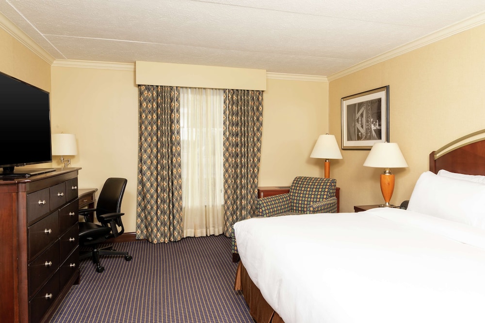 doubletree by hilton hotel grand rapids airport