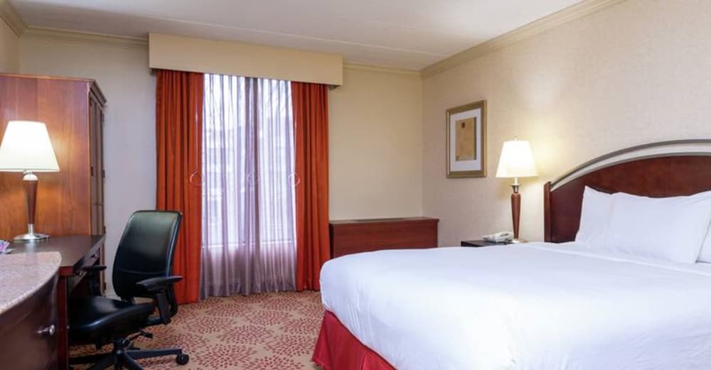 doubletree by hilton hotel grand rapids airport