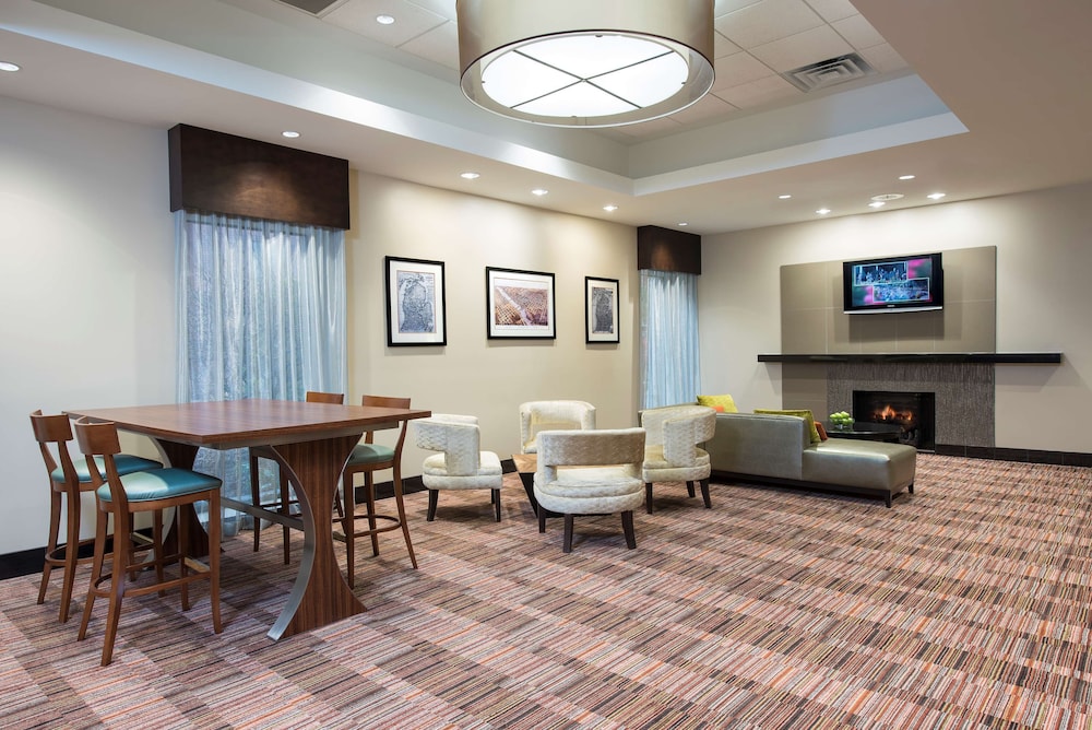 doubletree by hilton hotel grand rapids airport