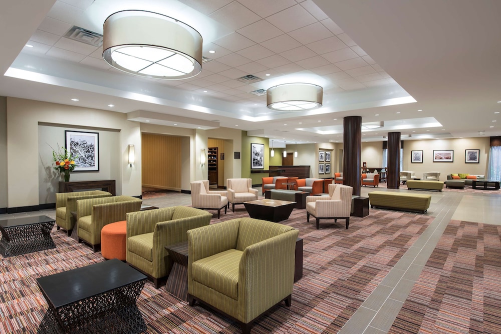 doubletree by hilton hotel grand rapids airport