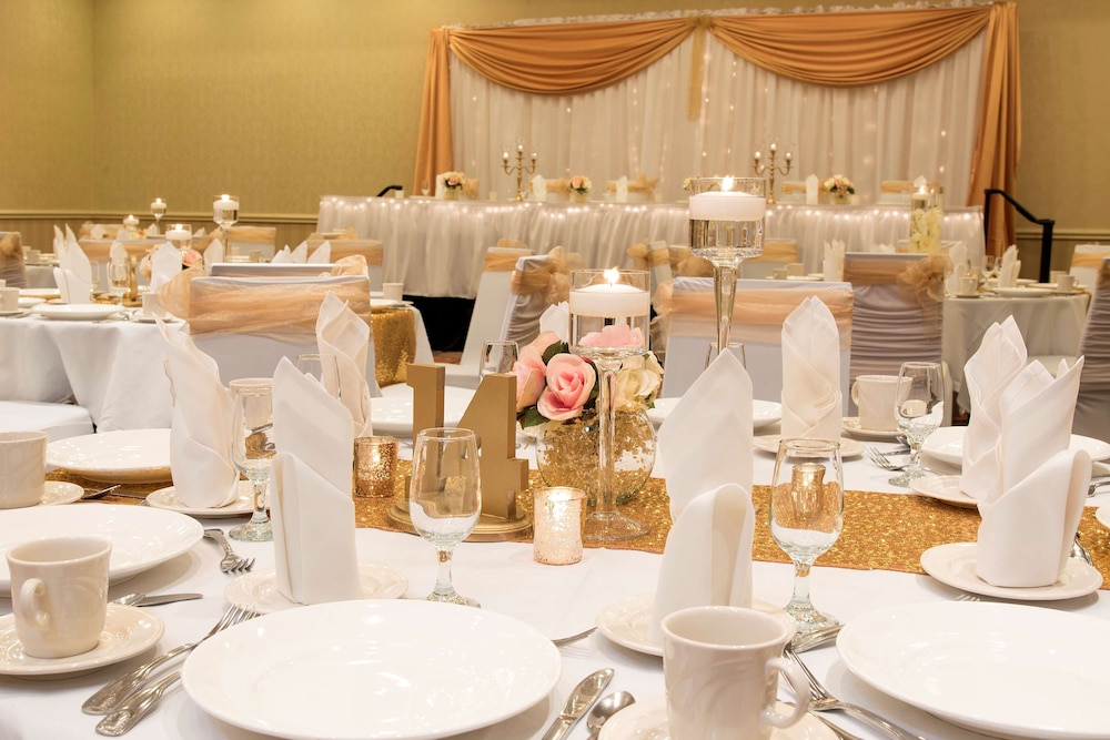 doubletree by hilton hotel grand rapids airport