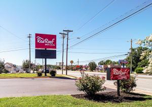 red roof inn and suites greenwood sc
