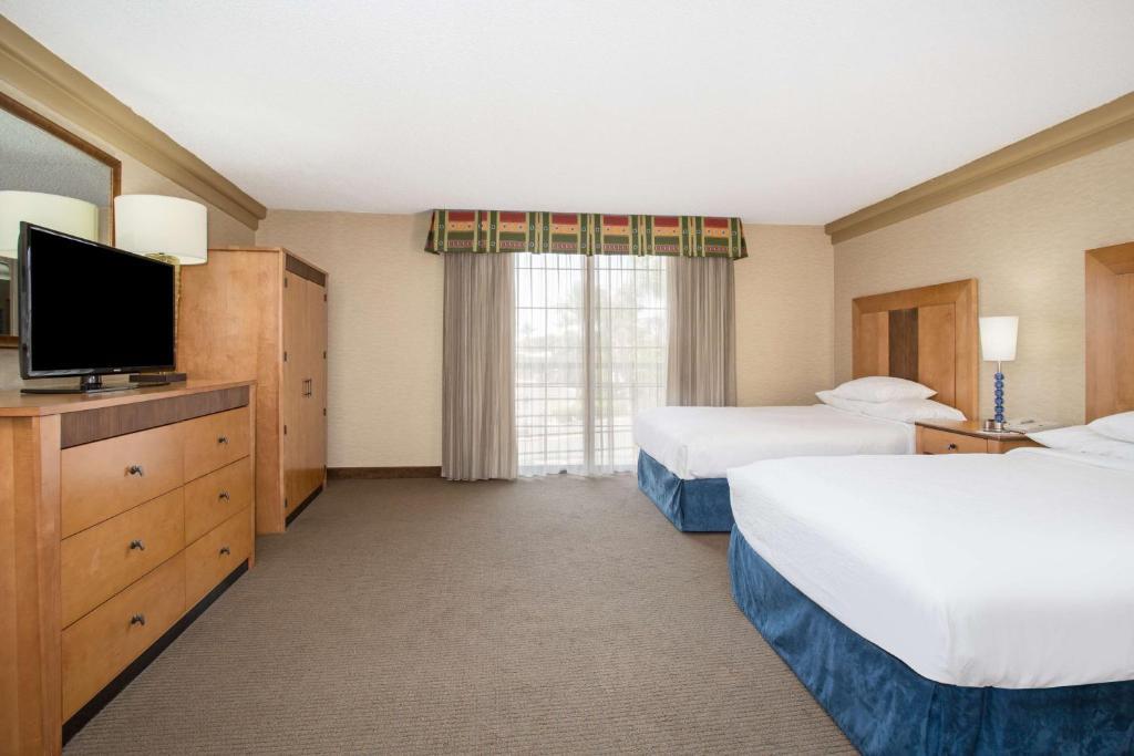 embassy suites by hilton phoenix biltmore